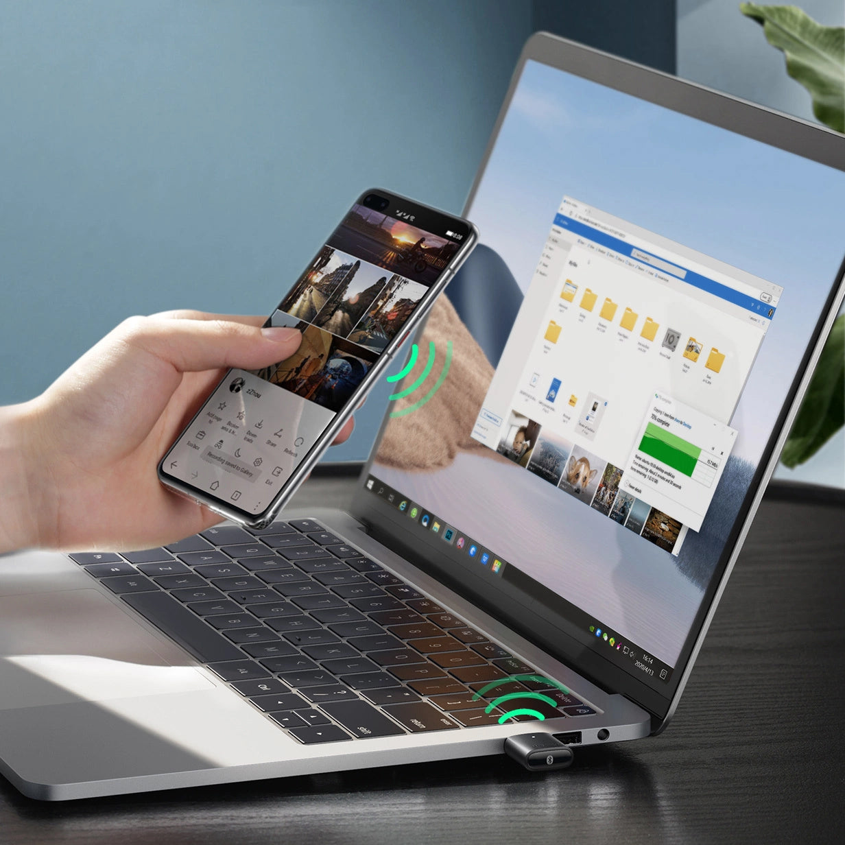 Bluetooth USB adapter UGREEN CM390, Crni