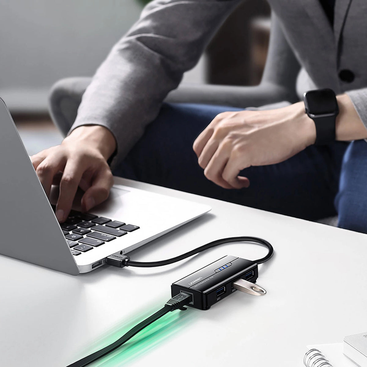 Hub USB UGREEN 20265, 3 x USB-A 3.0 - 1 x RJ45, Crni