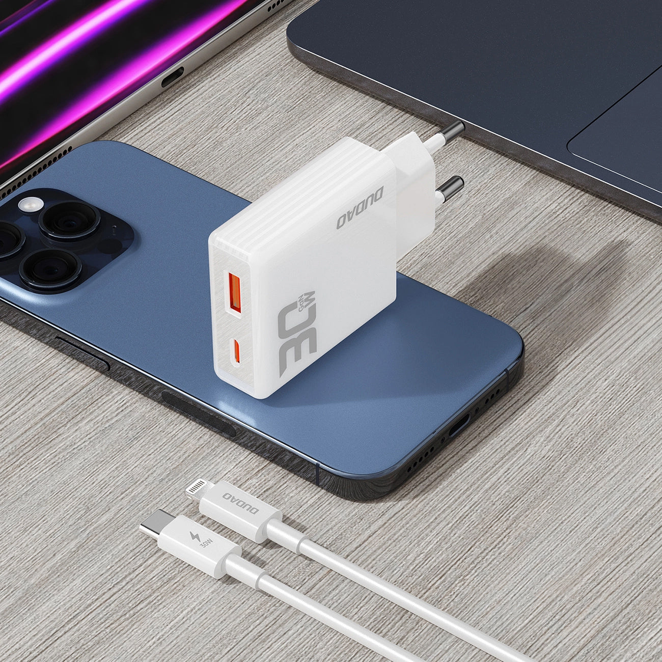 Mrežni punjač s Lightning kabelom Dudao A30EUL, 30W, 3A, 1 x USB-A - 1 x USB-C, Bijeli
