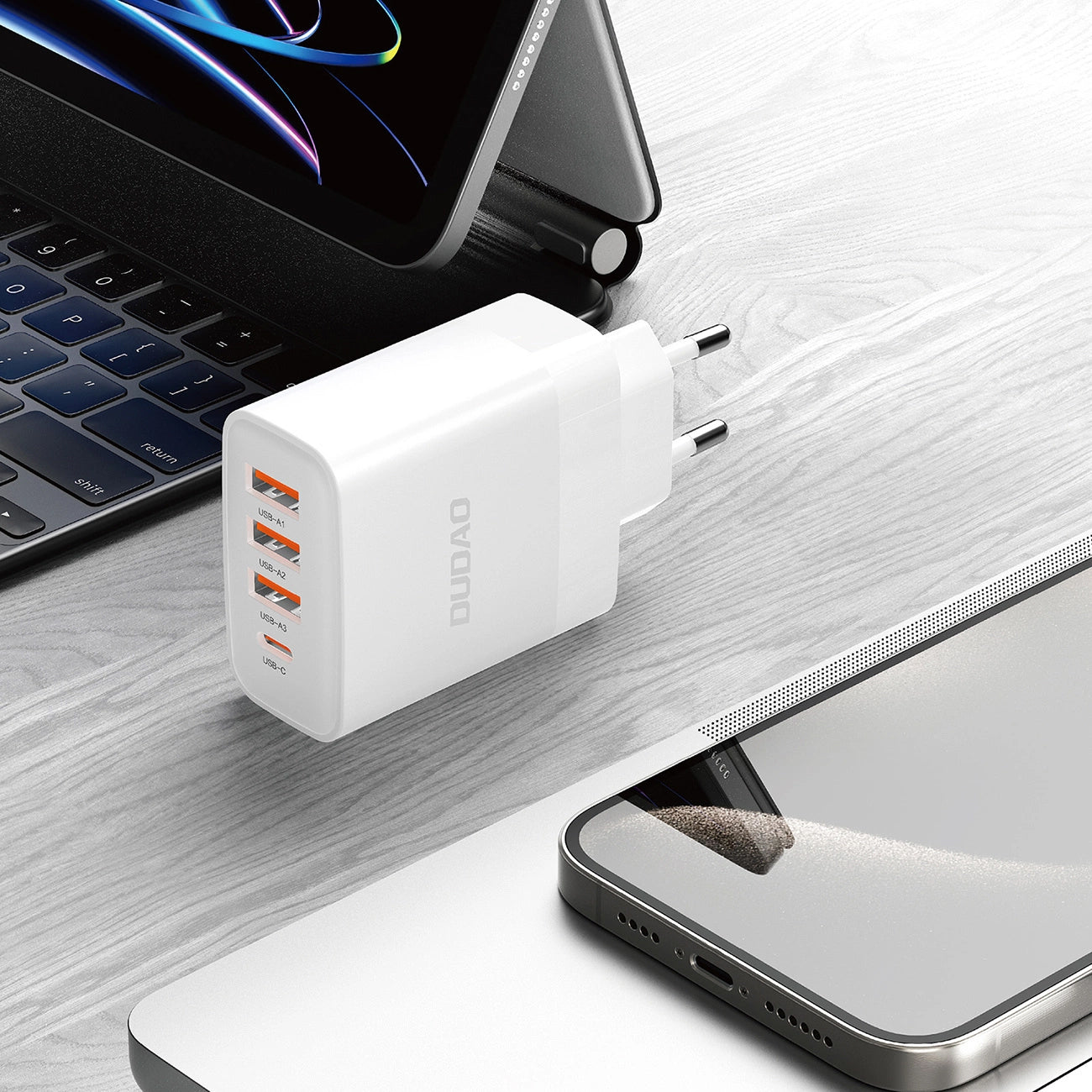 Punjač za mrežu Dudao A5HEU, 20W, 3A, 1 x USB-C - 3 x USB-A, Bijeli