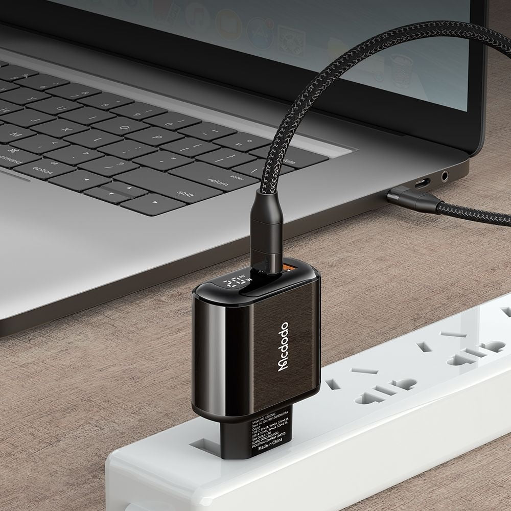 Mrežni punjač McDodo CH-7170 Chocolate Display, 20W, 3A, 1 x USB-A - 1 x USB-C, Crni