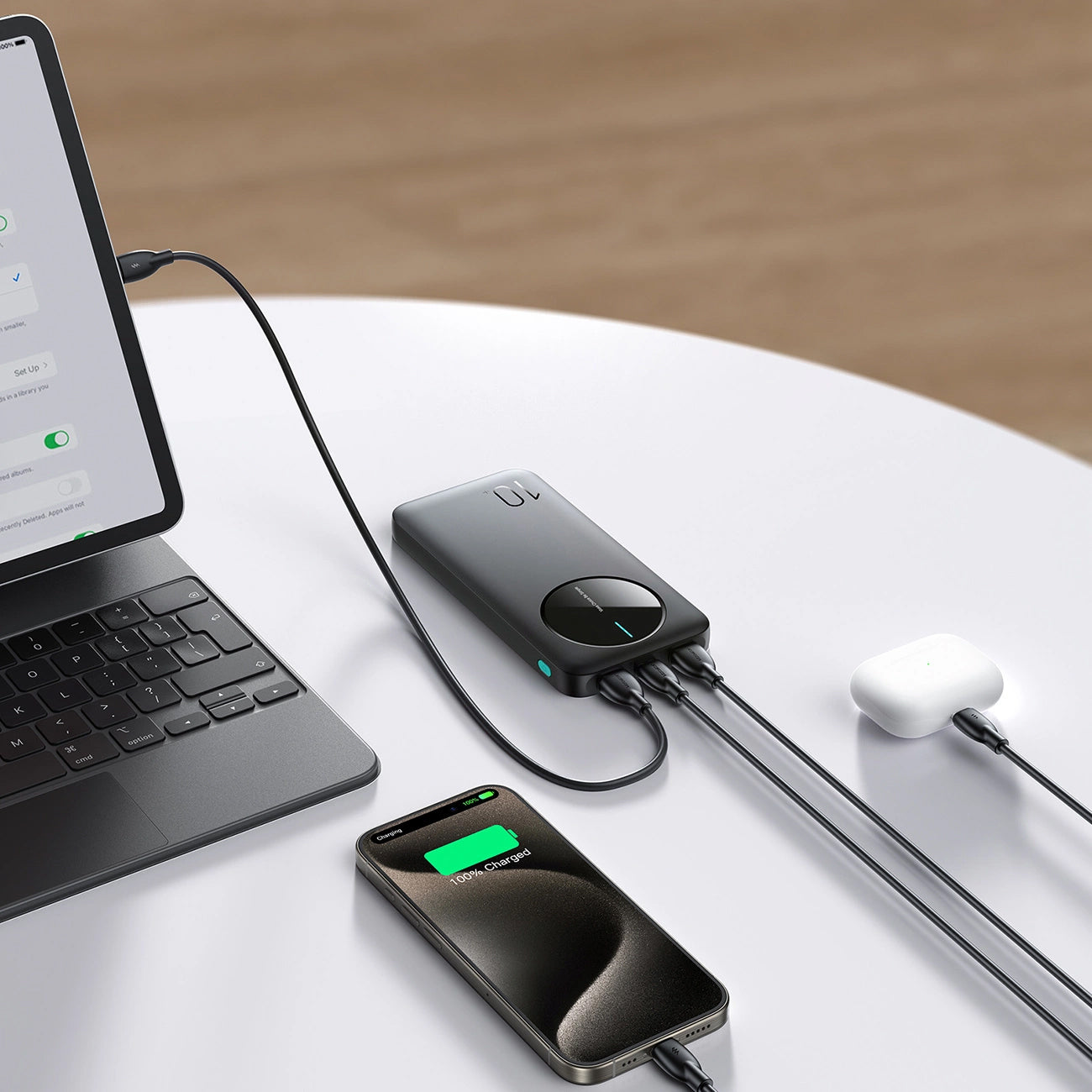 Vanjska baterija Joyroom JR-PBF12, 10000mAh, 12W, 1 x USB-C - 2 x USB-A, Crna