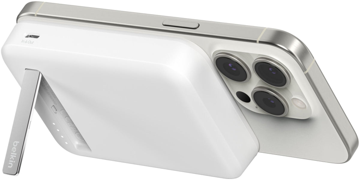 Bežična vanjska baterija Belkin BoostCharge Pro s postoljem, 8000mAh, 15W, FQI, 1 x QI - 1 x USB-C, Bijela BPD007btWH
