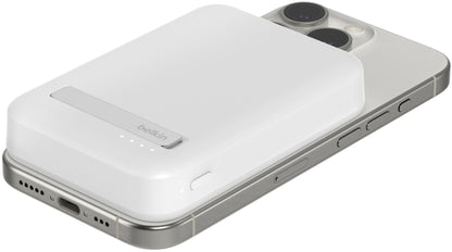 Bežična vanjska baterija Belkin BoostCharge Pro s postoljem, 8000mAh, 15W, FQI, 1 x QI - 1 x USB-C, Bijela BPD007btWH