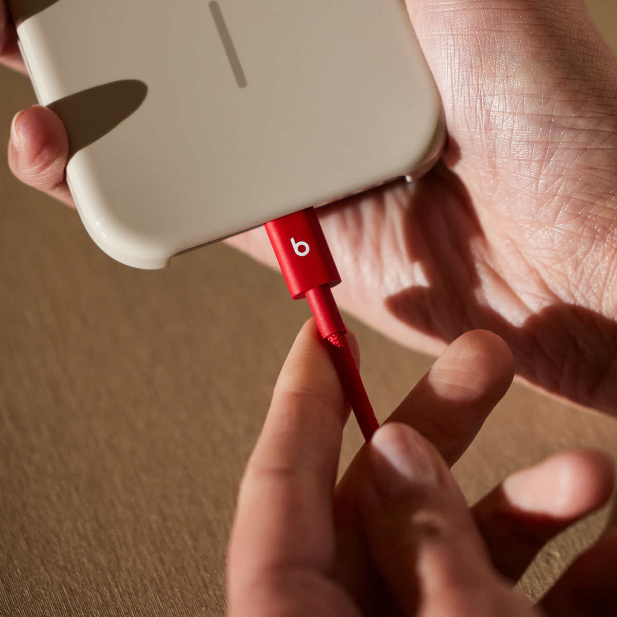 Kabel za podatke i punjenje USB-C - USB-C Beats, 1.5m, Crveni MDGF4ZM/A