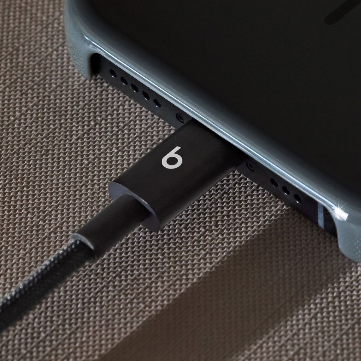 Kabel za podatke i punjenje USB-C - USB-C Beats, 1.5m, Crni MDGA4ZM/A