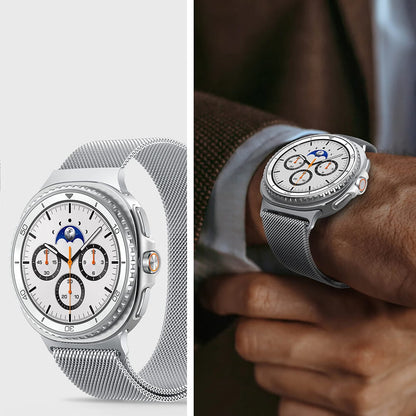 Spigen Metal Fit remen za Samsung Galaxy Watch9 / Watch8 / Watch8 Classic Series, Srebrna AMP10121