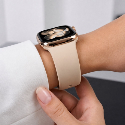Tech-Protect silikonski remen za Apple Watch 49mm / 46mm / 45mm / 44mm serija, bež