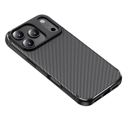 Maska za Apple iPhone 18 Pro / 17 Pro, Techsuit, CarbonFiber, crna