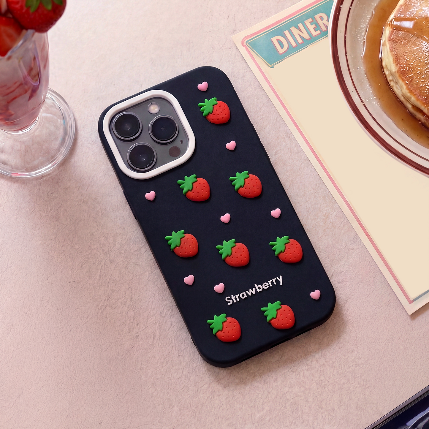 Maska za Apple iPhone 17 / 16, OEM, Strawberry, Crna