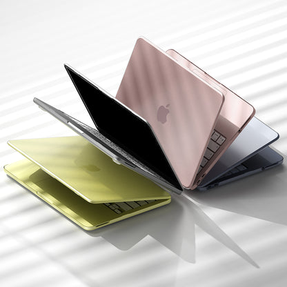 Ringke Slim maska za Apple MacBook Neo 13 inča, mat prozirna.