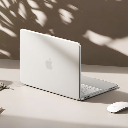 Ringke Slim maska za Apple MacBook Neo 13 inča, mat prozirna.