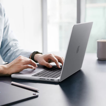 Spigen Airskin kućište za Apple MacBook Pro 16 inča (2026) / (2024) / (2023) / (2021), Prozirna Satenska ACS11526
