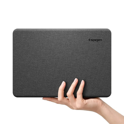Spigen Urban Fit torbica za Apple MacBook Neo 13 inča, Crna ACS11541