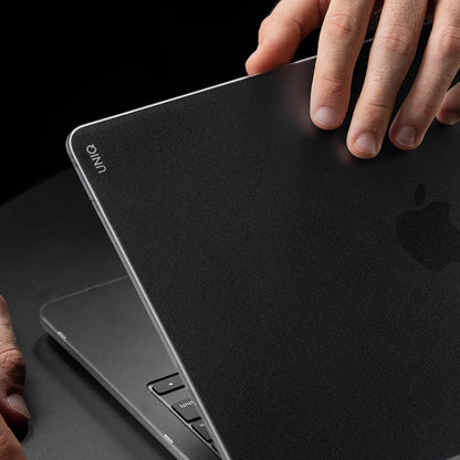 UNIQ Claro torbica za Apple MacBook Pro 16 inča (2026) / (2024) / (2023) / (2021), Mat Siva