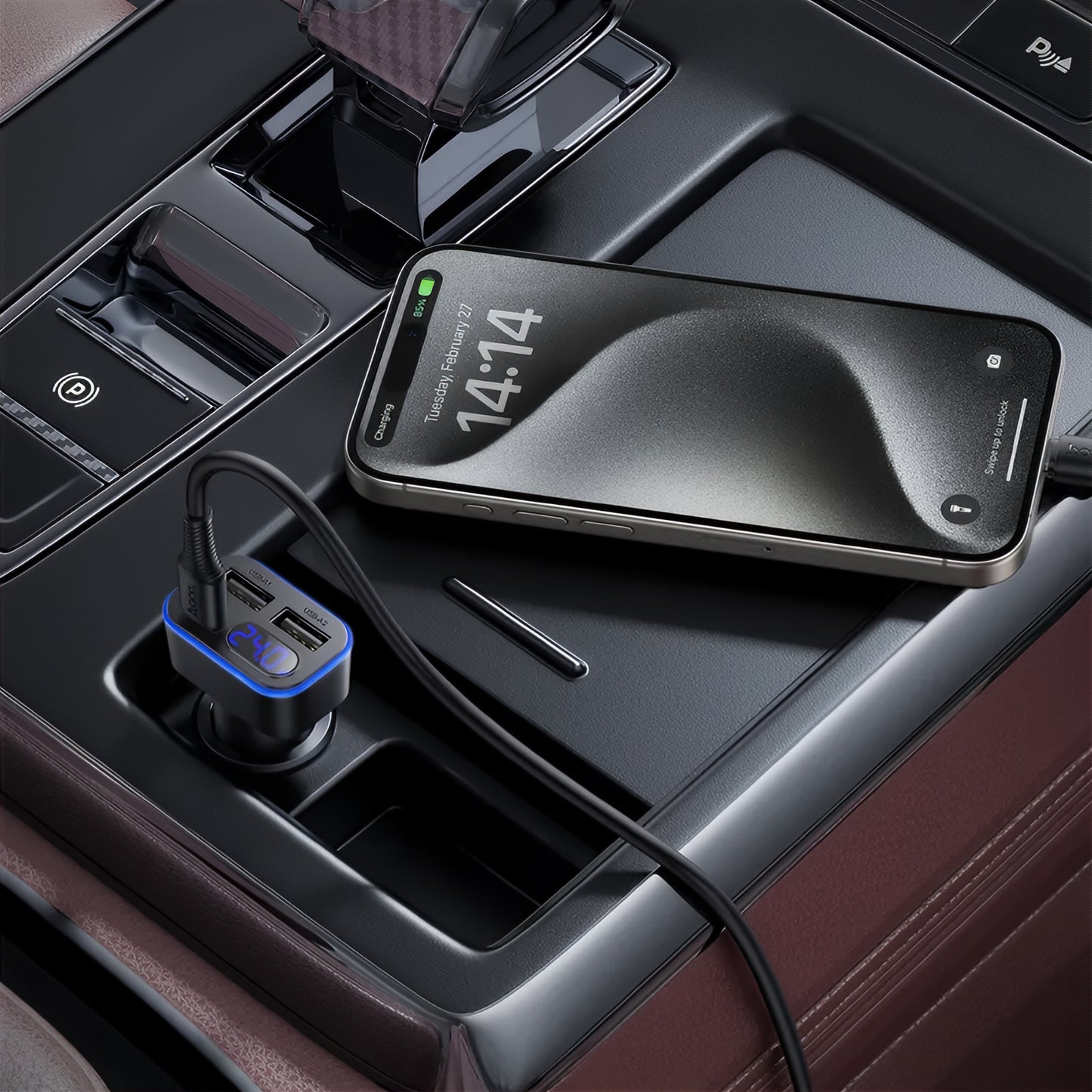 Auto punjač HOCO Z63A Display, 42W, 3A, 1 x USB-C - 2 x USB-A, Crni