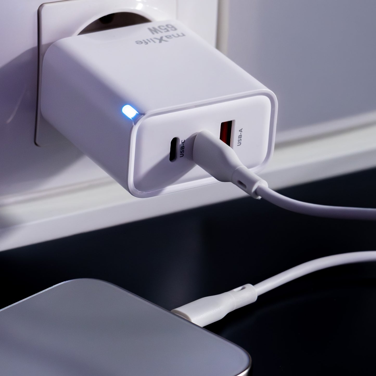 Mrežni punjač MaXlife MXTC-09-65ACC, 65W, 3.25A, 1 x USB-A - 2 x USB-C, Bijeli