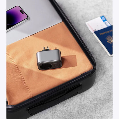 UGREEN 15289 US mrežni punjač, 30W, 3A, 2 x USB-A - 1 x USB-C - 1 x Schuko, Crni