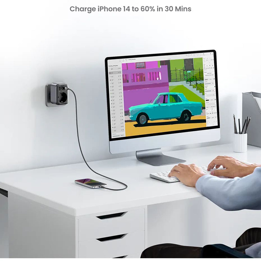 UGREEN 15289 US mrežni punjač, 30W, 3A, 2 x USB-A - 1 x USB-C - 1 x Schuko, Crni