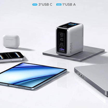 UGREEN Nexode Pro X772 (95942B) mrežni punjač sa zaslonom, 100 W, 5 A, 1 x USB-A – 3 x USB-C, sivi