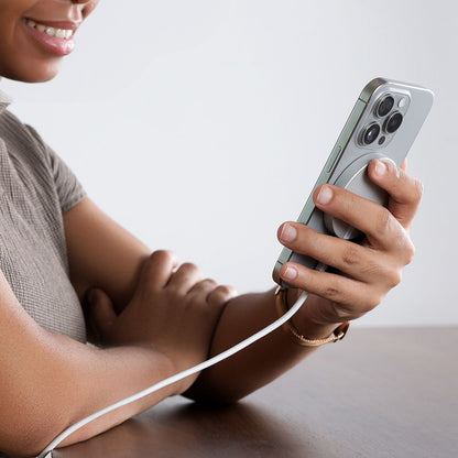 Bežični punjač ESR HaloLock, 15W, 1.67A, Srebrni