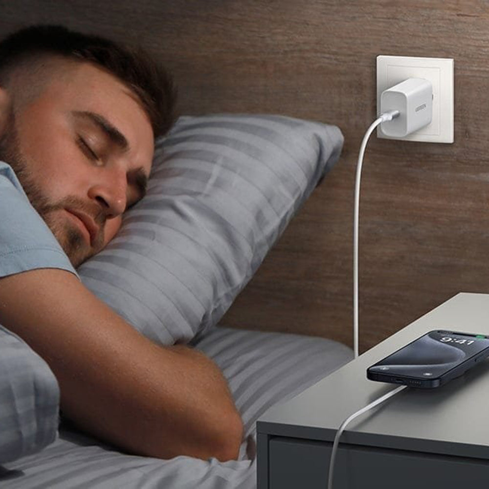 Bežični mrežni punjač UGREEN W703, 15W, 1.67A, Bijeli