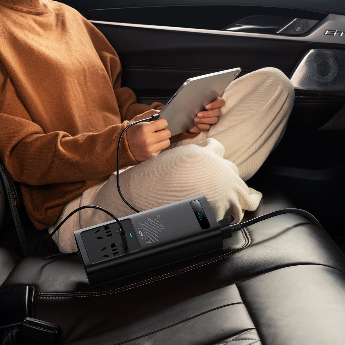 Invertor električni auto Baseus, 300W CGNB010101