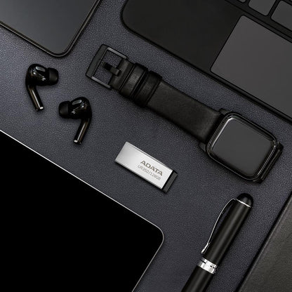Vanjska memorija USB-A 3.2 Adata UR350, 32 GB UR350-32G-RSR/BK